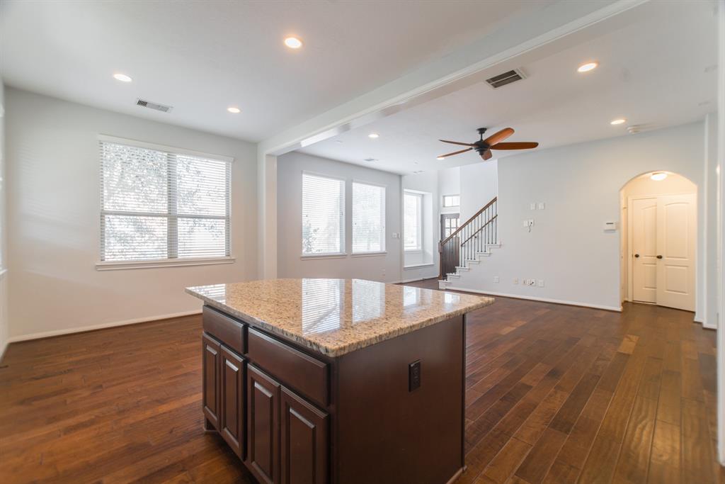 90 Cheswood Manor Drive, The Woodlands, Texas image 18