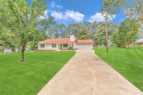 Single Family Residence in Onalaska TX 454 Bridgeview Drive.jpg