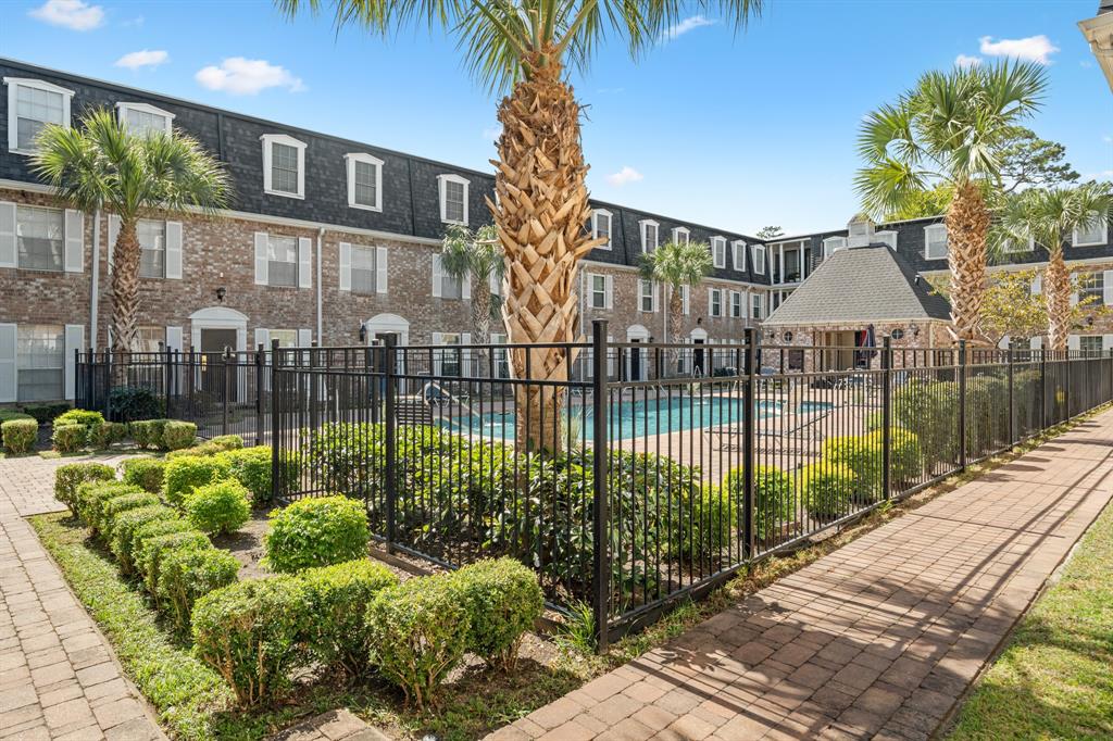 357 N Post Oak Lane #217, Houston, Texas image 2