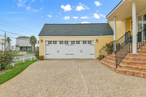 Single Family Residence in Galveston TX 10006 Airway Lane 1.jpg