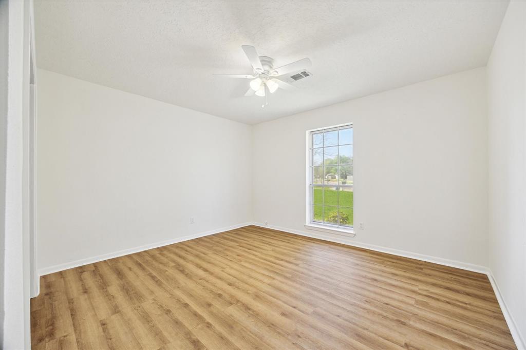 5023 Briarbrook Drive, Dickinson, Texas image 25