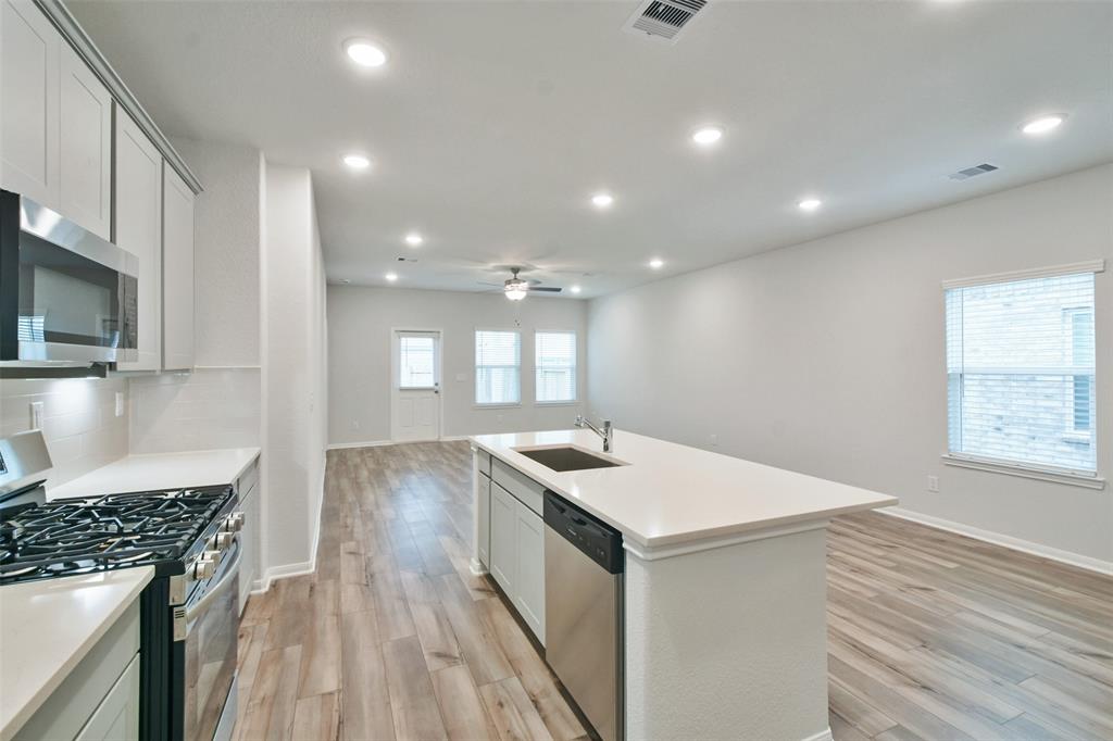 8489 Sweet Cherry Lane, Magnolia, Texas image 10