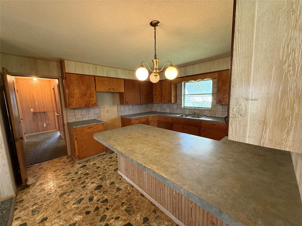 8406 W County Line Road, Schulenburg, Texas image 23