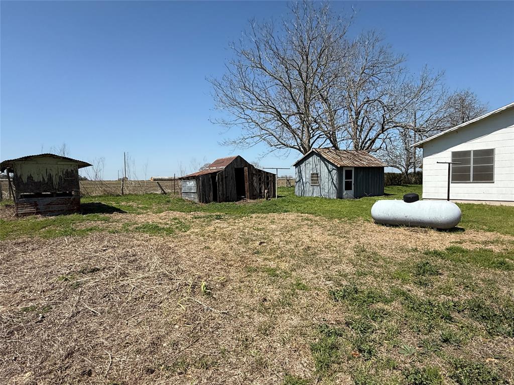 8406 W County Line Road, Schulenburg, Texas image 4
