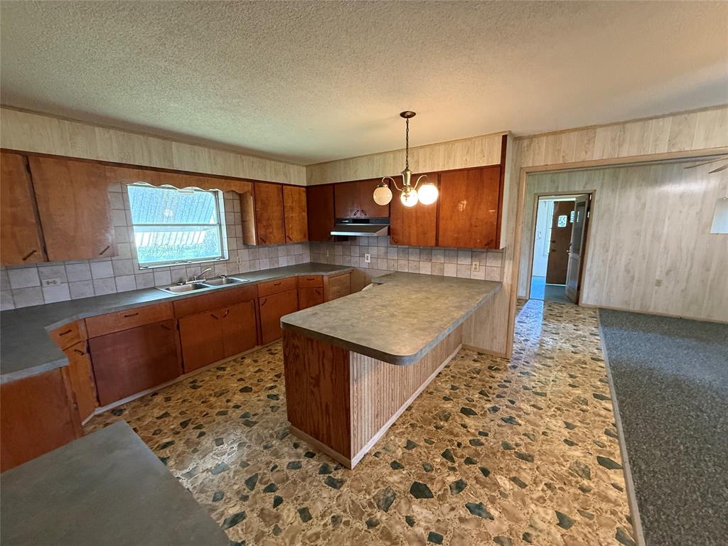 8406 W County Line Road, Schulenburg, Texas image 22