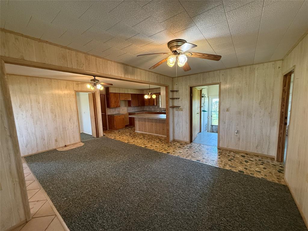 8406 W County Line Road, Schulenburg, Texas image 25