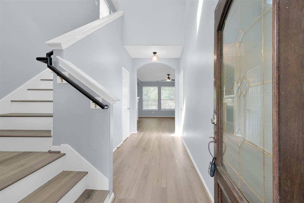 23 E Burberry Circle