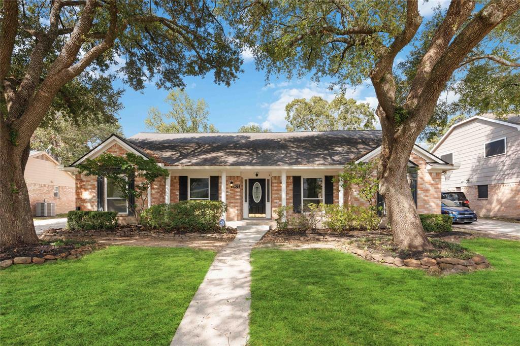 7907 12th Fairway Lane, Humble, Texas image 3