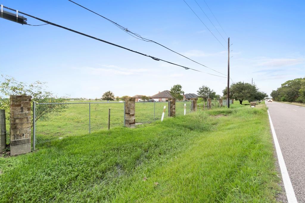 9626 Hanselman Road, Manvel, Texas image 2