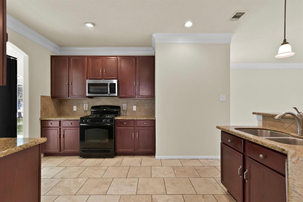 2830 Meadowbrook Lane, Rosenberg, Texas image 10