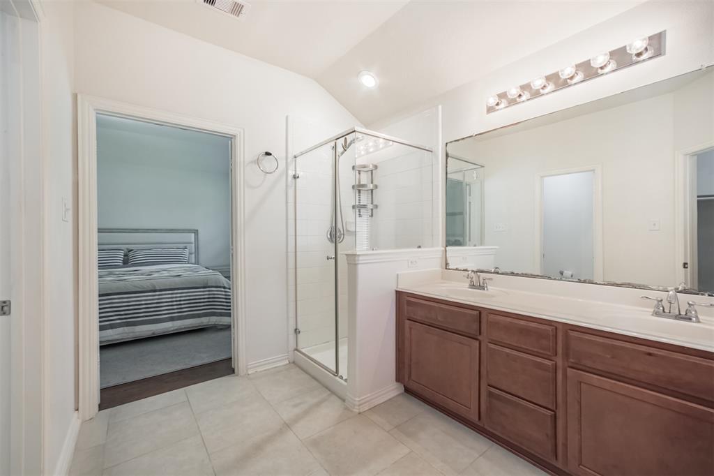9609 Landon Lake Drive, Pearland, Texas image 16