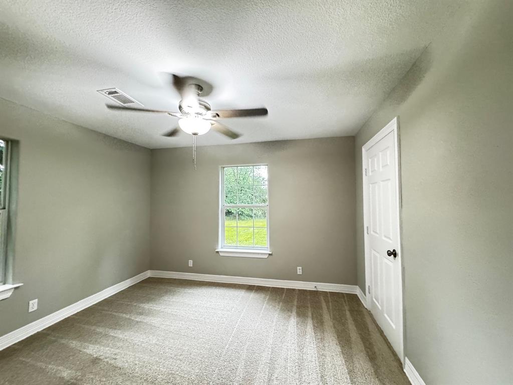 512 N Inwood Drive, Bridge City, Texas image 17