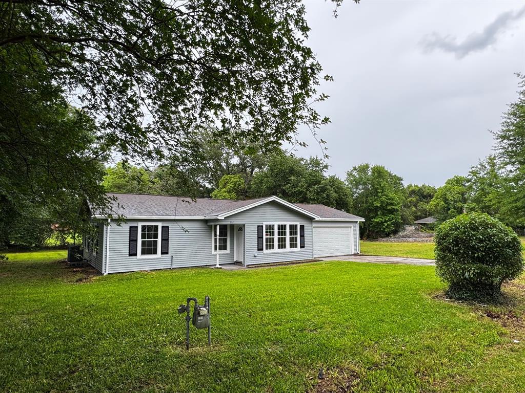512 N Inwood Drive, Bridge City, Texas image 1