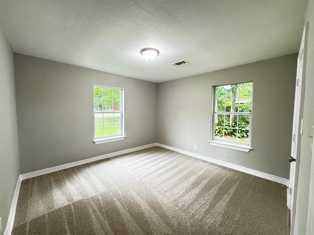 512 N Inwood Drive, Bridge City, Texas image 15
