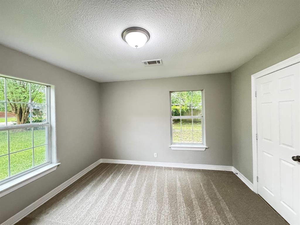 512 N Inwood Drive, Bridge City, Texas image 12