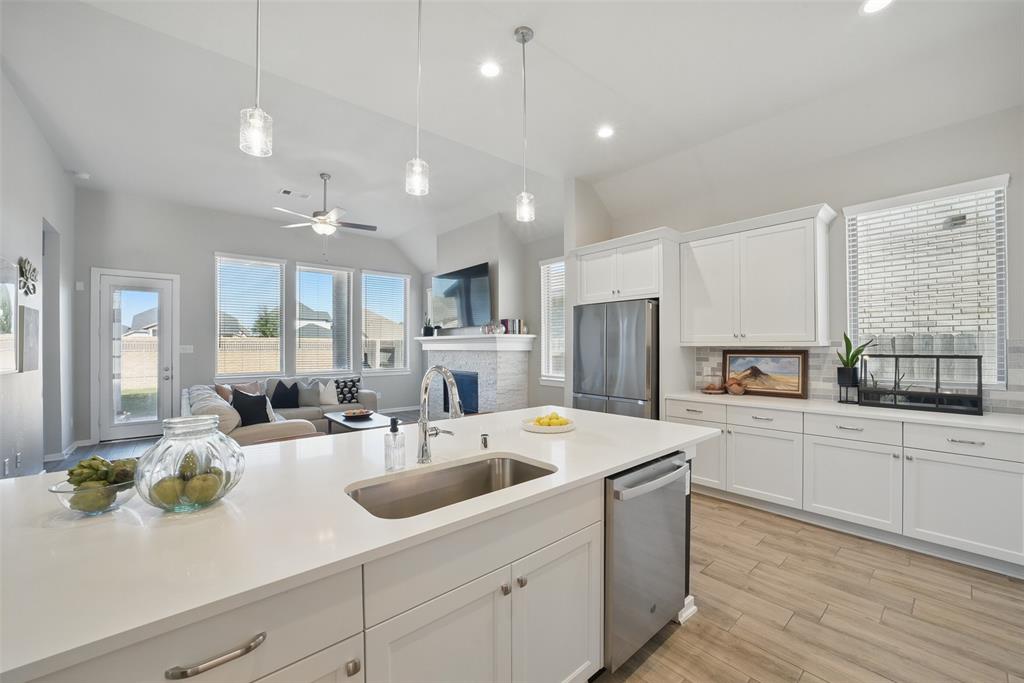 7323 Perching Hawk Trail, Katy, Texas image 13