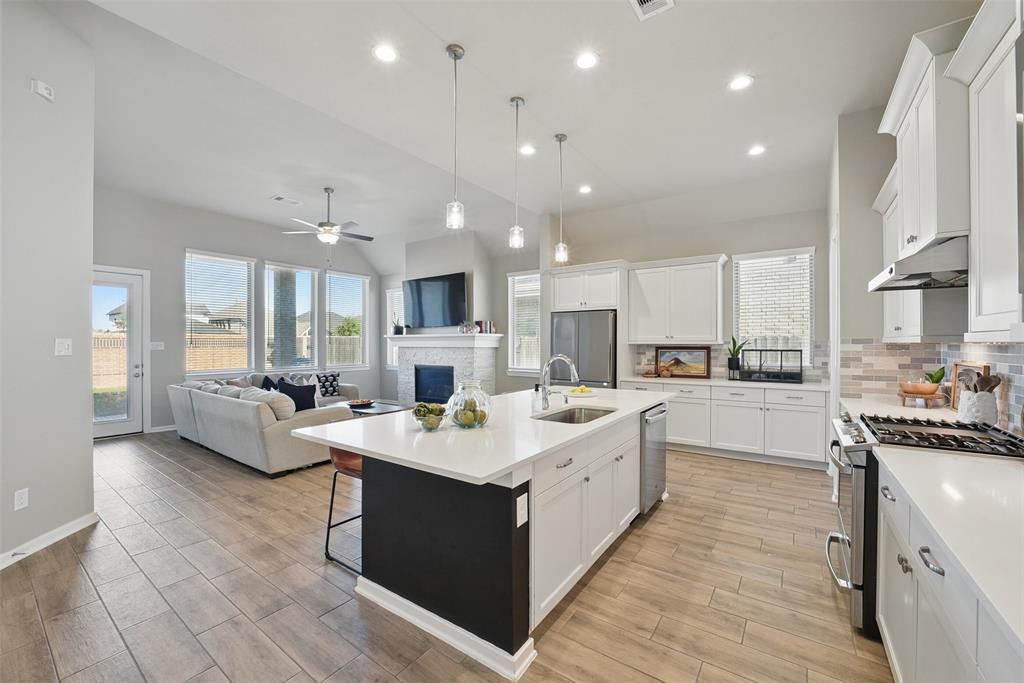 7323 Perching Hawk Trail, Katy, Texas image 10
