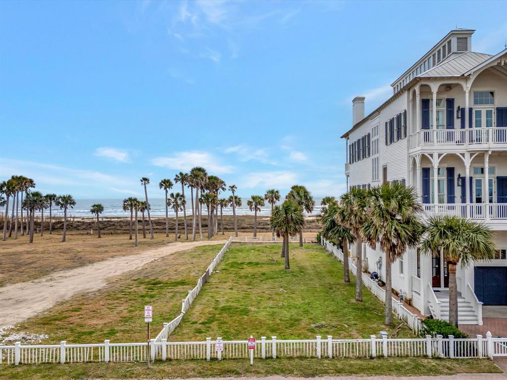 2729 E Seaside Drive, Galveston, Texas image 9