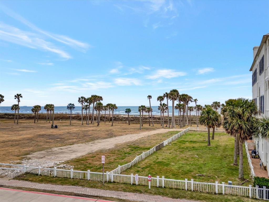 2729 E Seaside Drive, Galveston, Texas image 10