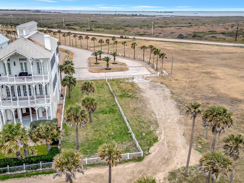 2729 E Seaside Drive, Galveston, Texas image 16