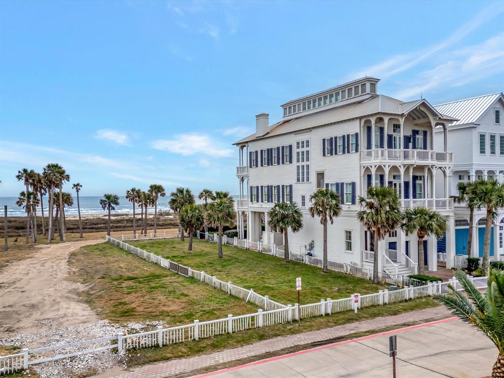 2729 E Seaside Drive, Galveston, Texas image 11