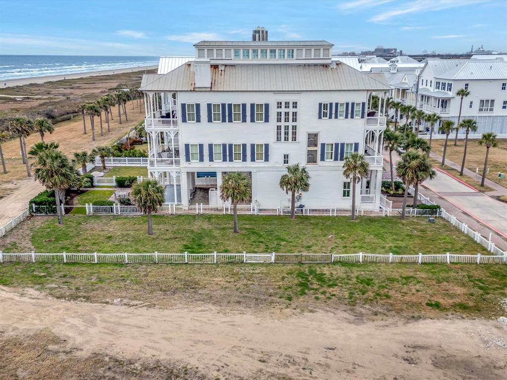 2729 E Seaside Drive, Galveston, Texas image 13