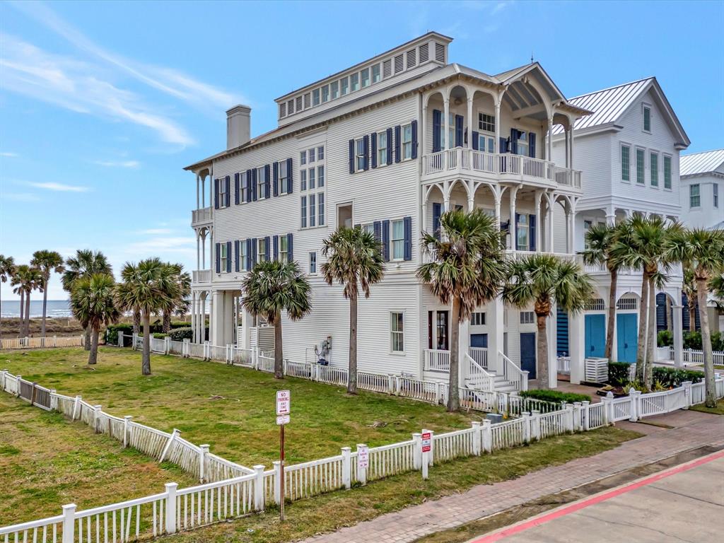 2729 E Seaside Drive, Galveston, Texas image 8