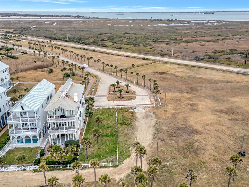 2729 E Seaside Drive, Galveston, Texas image 18