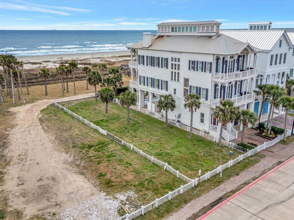 2729 E Seaside Drive, Galveston, Texas image 12