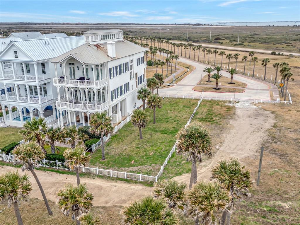 2729 E Seaside Drive, Galveston, Texas image 15