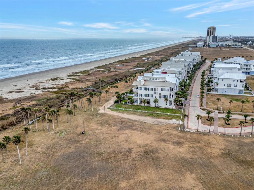 2729 E Seaside Drive, Galveston, Texas image 28