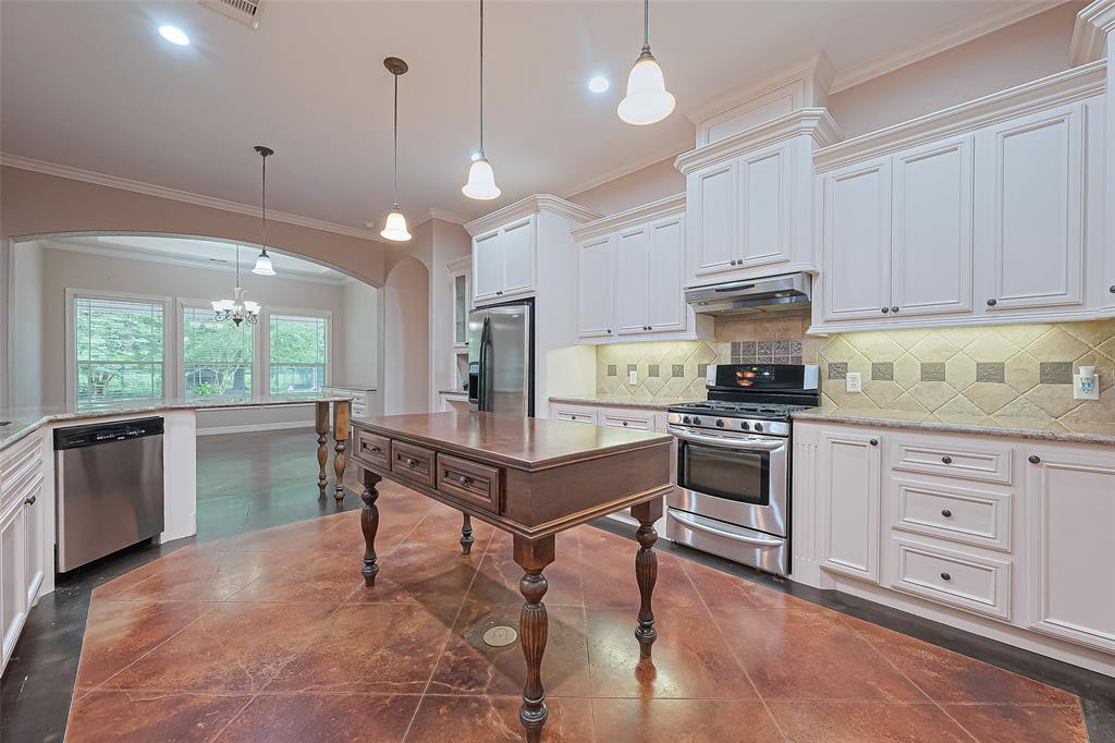 500 Burwell Road, Highlands, Texas image 13