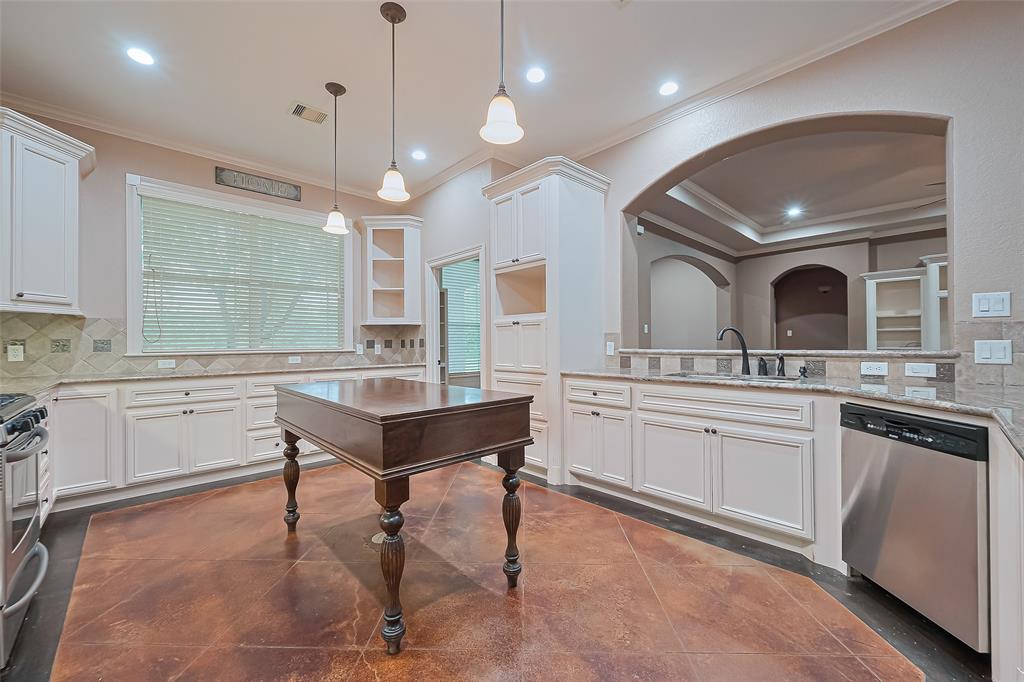 500 Burwell Road, Highlands, Texas image 12