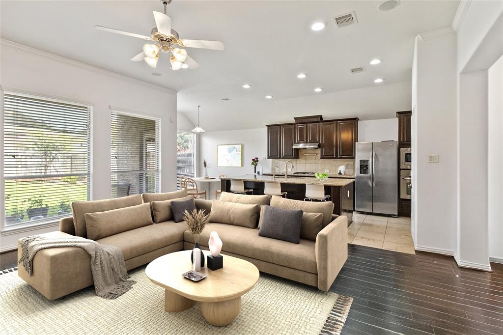 2211 Ascot Lane