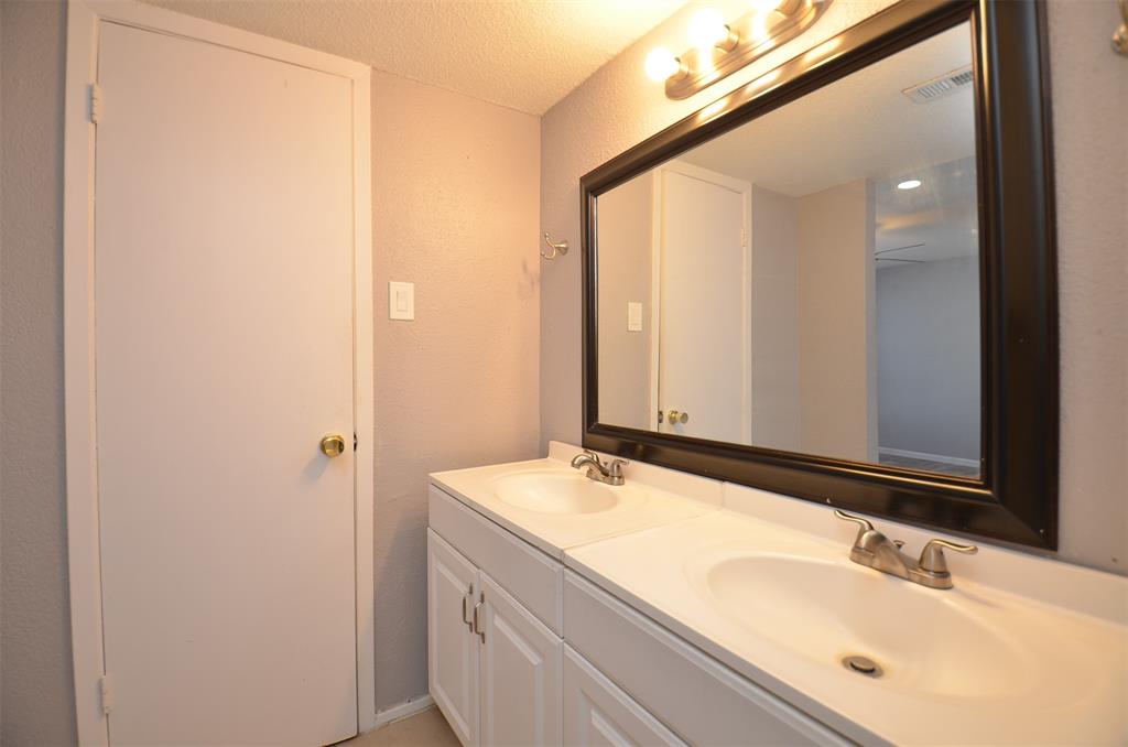 781 Country Place Drive #2075, Houston, Texas image 8