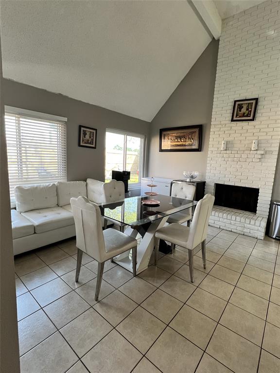 Photo 4 of 16 of 11819 Meadowchase Drive house