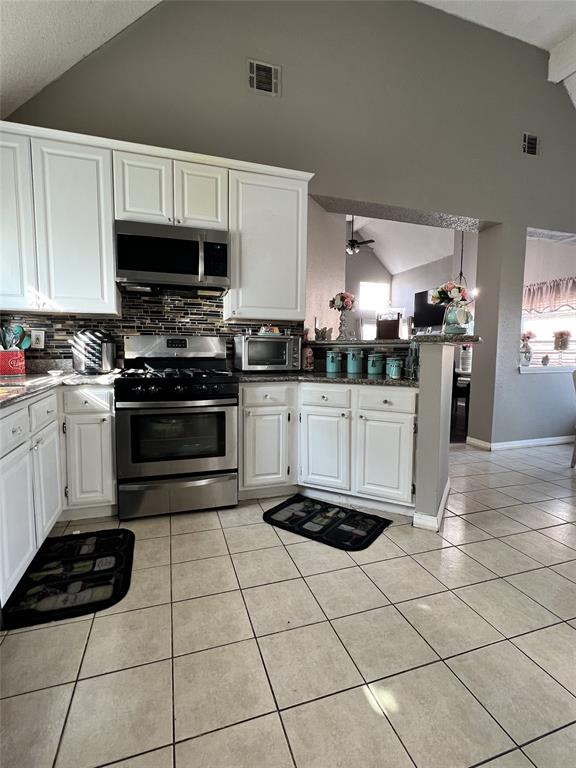 Photo 5 of 16 of 11819 Meadowchase Drive house