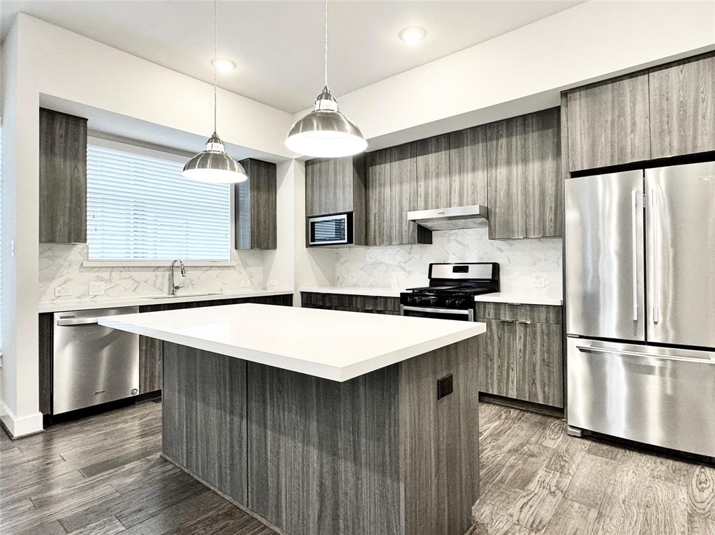 5815 Fairdale Lane #E, Houston, Texas image 1