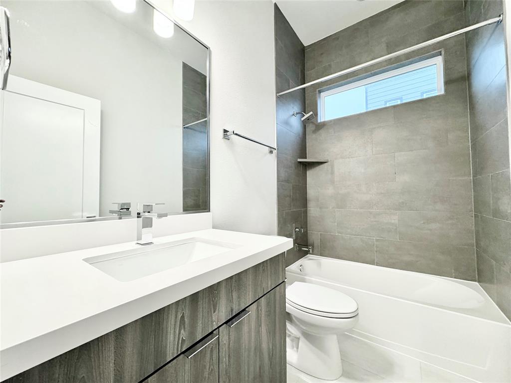 5815 Fairdale Lane #E, Houston, Texas image 20