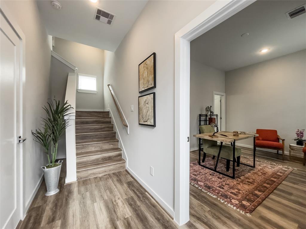 5815 Fairdale Lane #E, Houston, Texas image 3