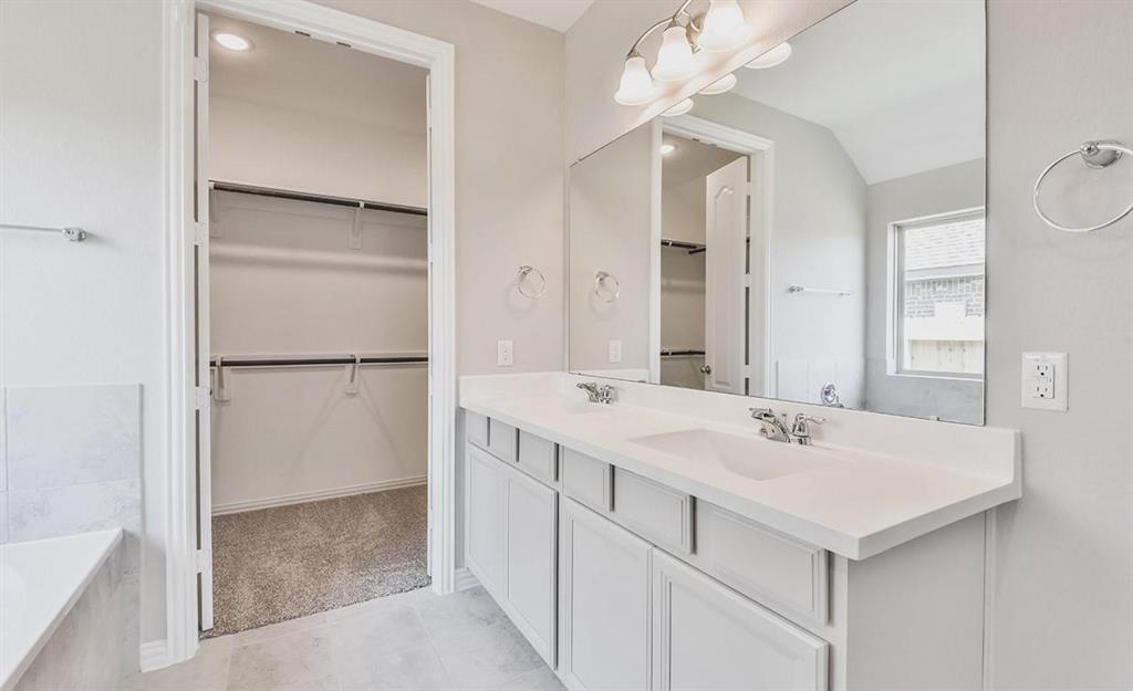 80 Thickets Grove Drive, Dayton, Texas image 11