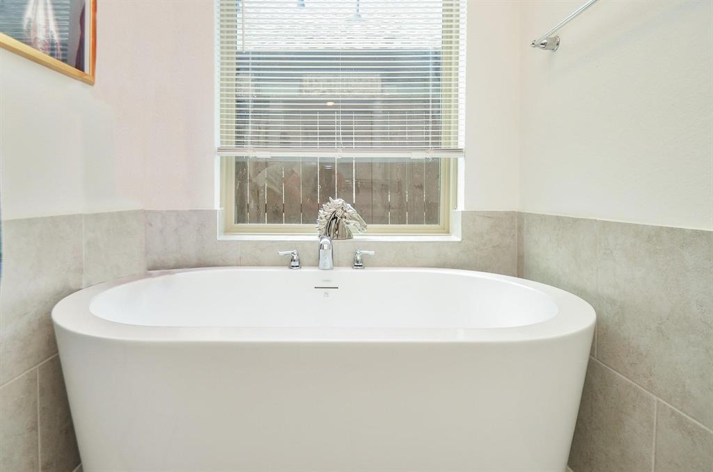 12155 Texas Trumpet Trail, Humble, Texas image 17