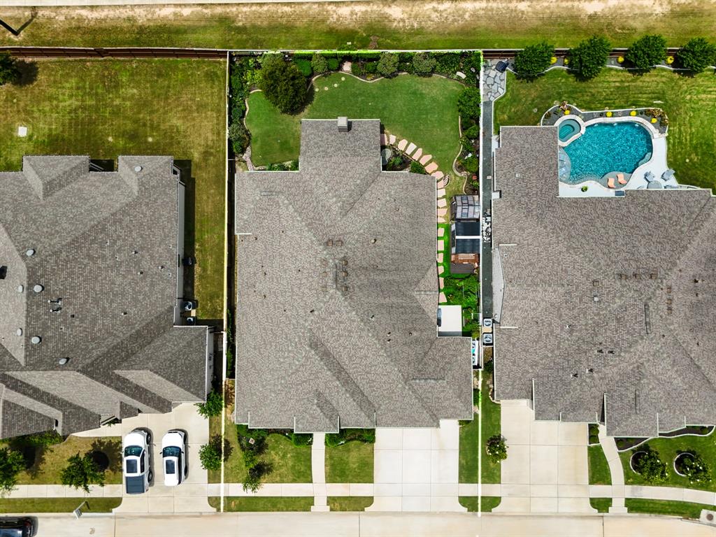 2715 Merlin Way