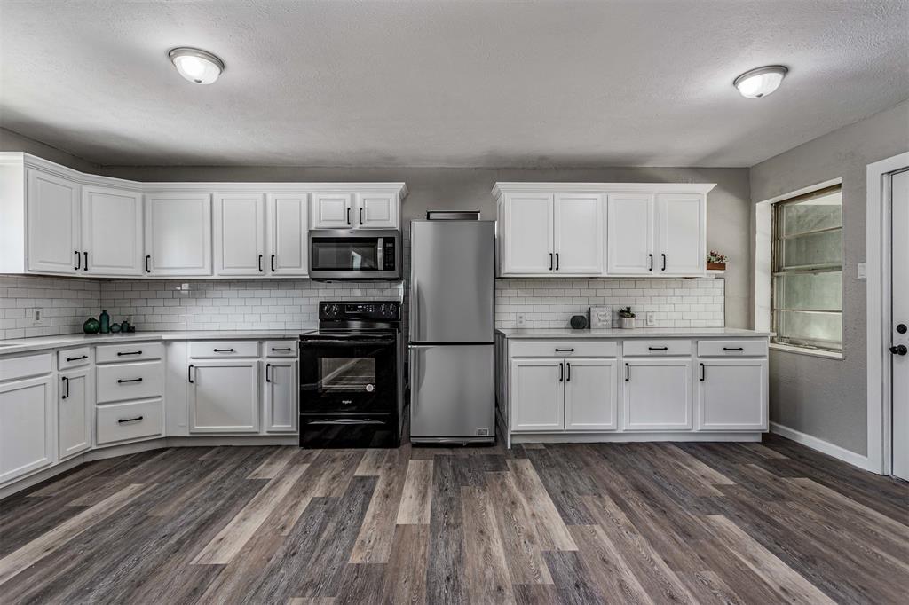 608 W Lobit Street, Baytown, Texas image 19