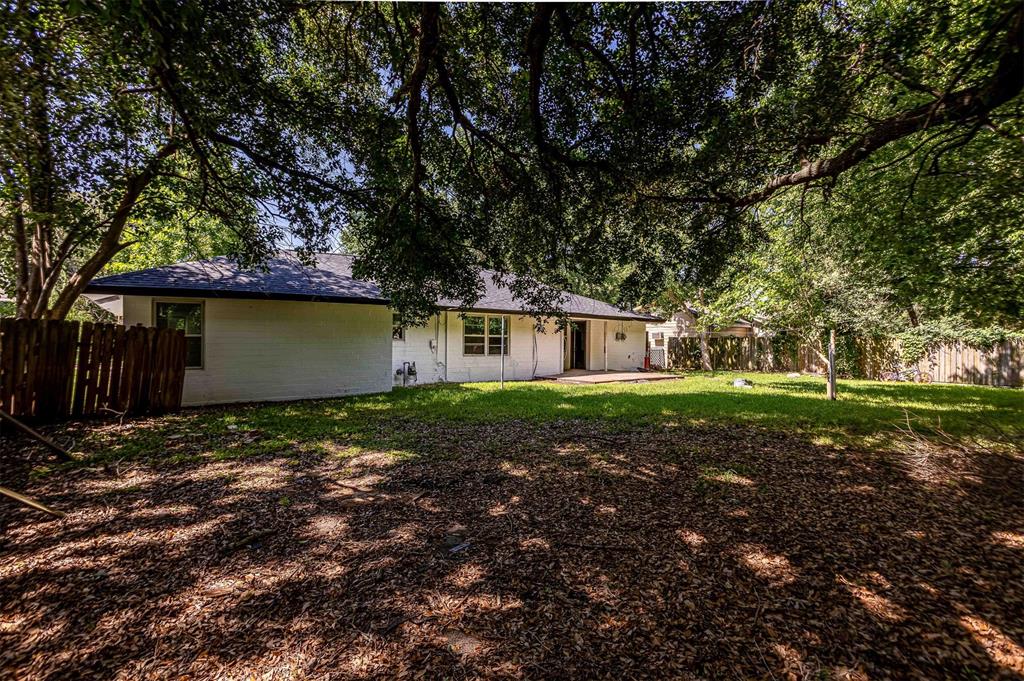 608 W Lobit Street, Baytown, Texas image 11