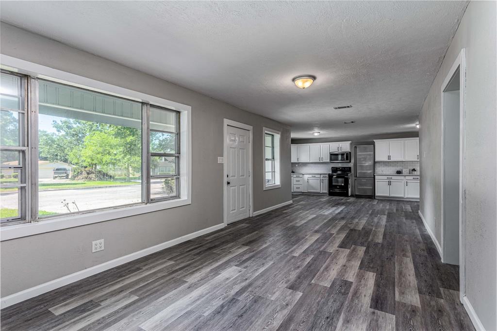 608 W Lobit Street, Baytown, Texas image 18