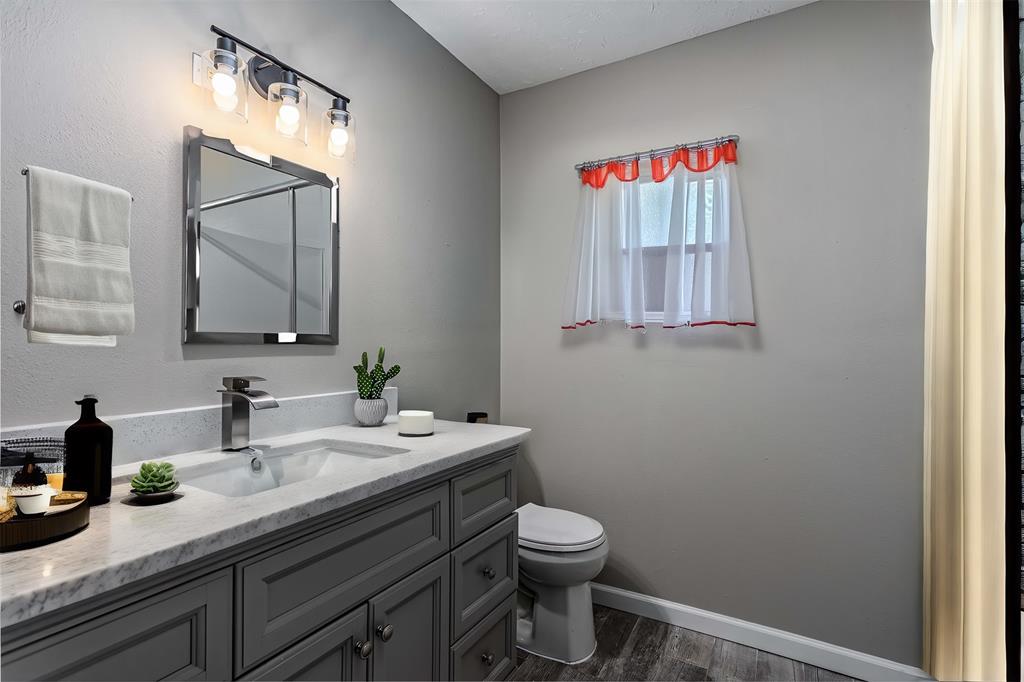 608 W Lobit Street, Baytown, Texas image 25