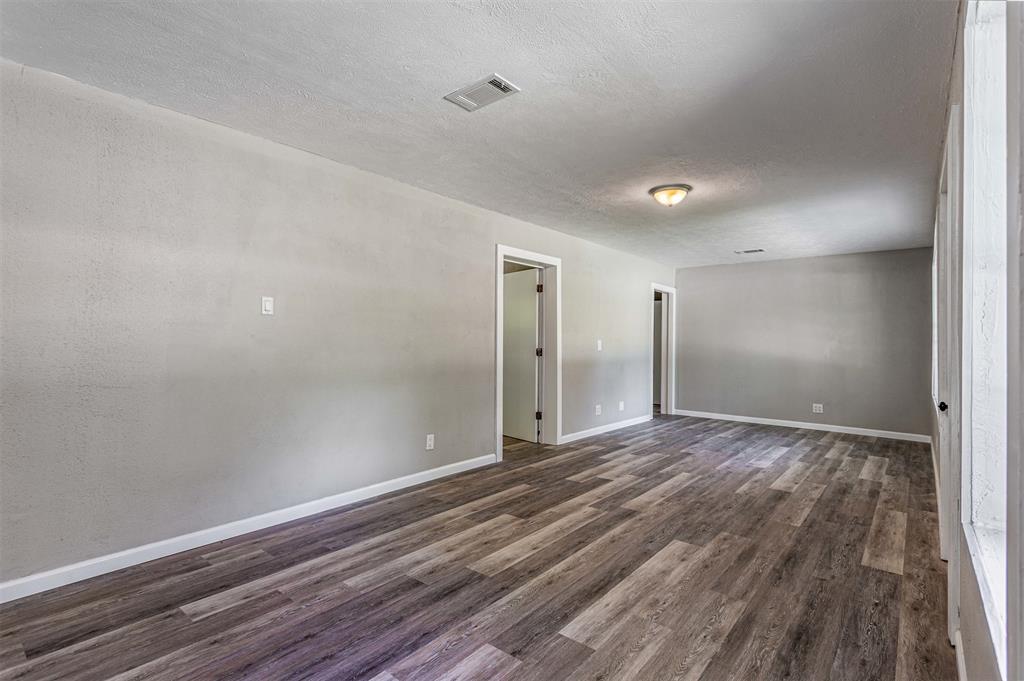 608 W Lobit Street, Baytown, Texas image 16
