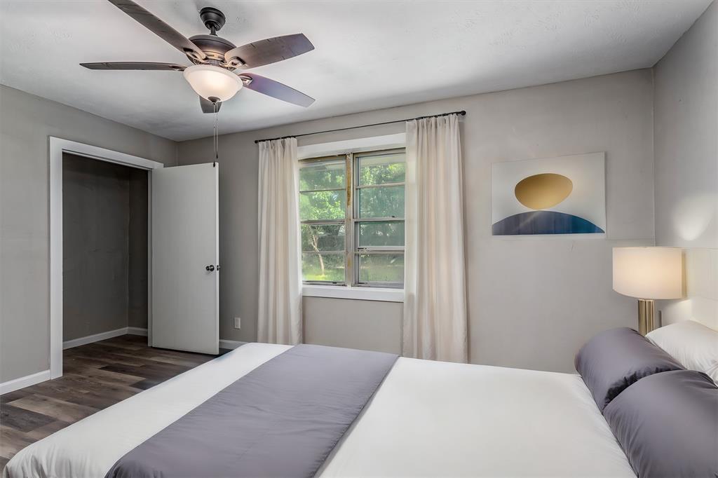 608 W Lobit Street, Baytown, Texas image 29