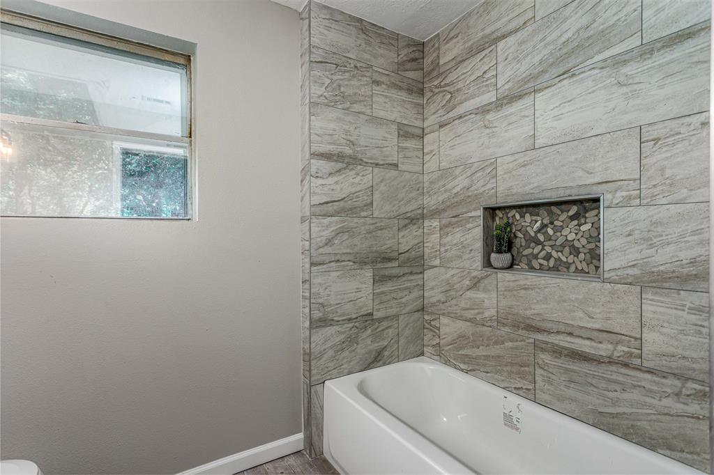 608 W Lobit Street, Baytown, Texas image 23